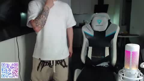 Jayce online show from July 11, 10:35 pm