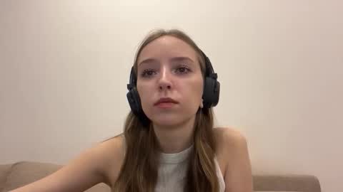 Isabella Rose online show from March 18, 3:18 pm