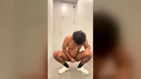 jayluvsu69 online show from May 10, 5:14 am