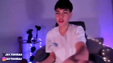 jaythomax online show from February 1, 4:14 am