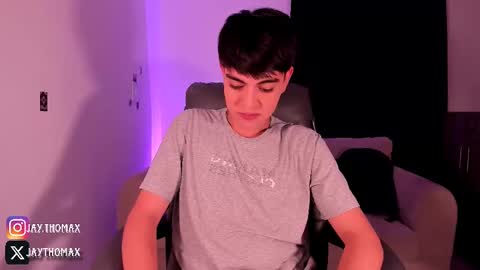 jaythomax online show from October 3, 2:32 am