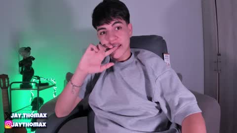 jaythomax online show from January 31, 10:20 am