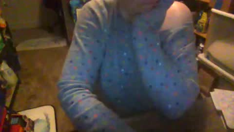 jayjay online show from October 2, 7:01 pm