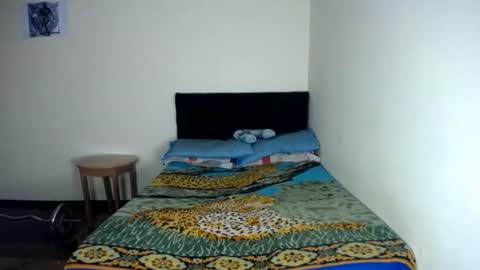 Snapshot of jboy_s chatting on December 11, 5:53 am jboy_s online show from December 11, 5:53 am