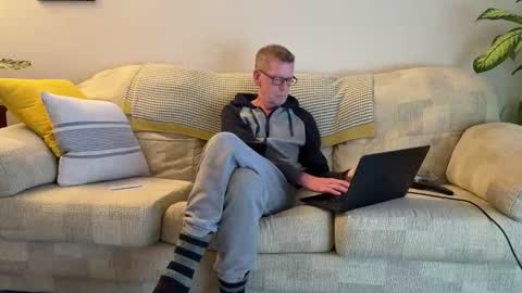 Snapshot of jcar57 chatting on October 19, 3:49 pm Jon online show from October 19, 3:49 pm