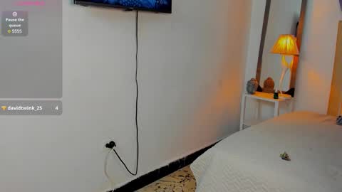 Snapshot of jdaniel_shellby chatting on December 22, 3:44 am jhon online show from December 22, 3:44 am