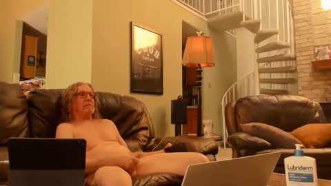 JDinEuless online show from October 31, 6:30 pm