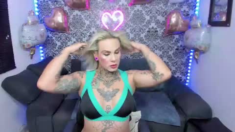 . Julianita y Valery . online show from June 25, 4:20 am