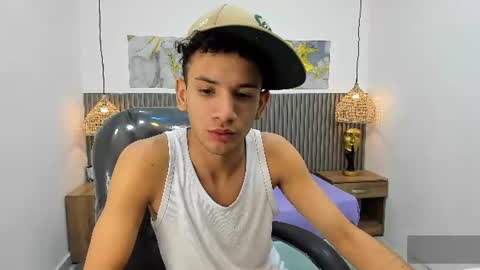 jdwhite18 online show from June 28, 5:03 am