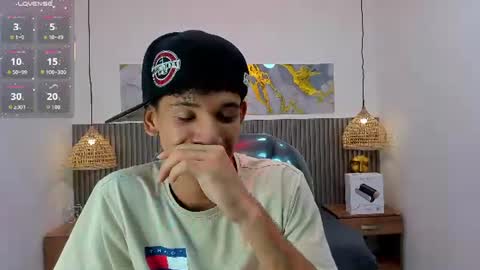 jdwhite18 online show from August 8, 9:19 am