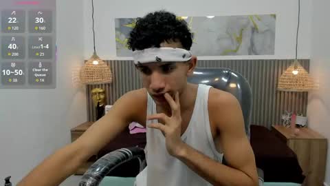 jdwhite18 online show from April 24, 4:14 am