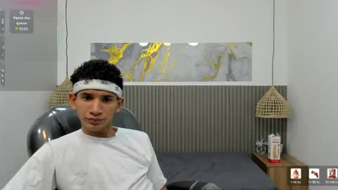 jdwhite18 online show from April 30, 4:17 am