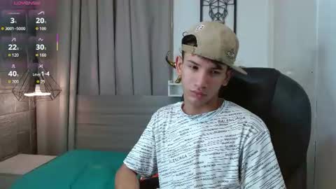 jdwhite18 online show from July 3, 3:33 am