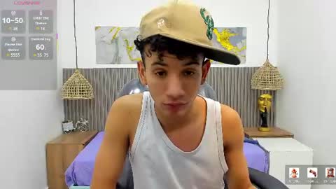 jdwhite18 online show from July 4, 4:05 am
