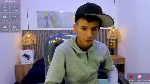 jdwhite18 online show from July 13, 4:38 am