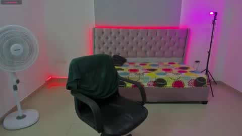 jean_burns online show from February 26, 8:12 pm