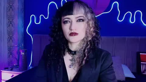 Jean online show from June 6, 7:42 pm