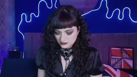 Jean online show from July 22, 8:00 pm