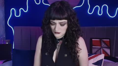 Jean online show from July 1, 7:33 pm
