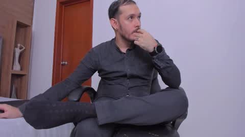 Jeanpiere online show from February 6, 4:38 am