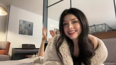 jennifer bones online show from November 30, 7:21 pm