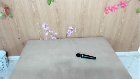 Jenelotizz online show from January 17, 7:07 am