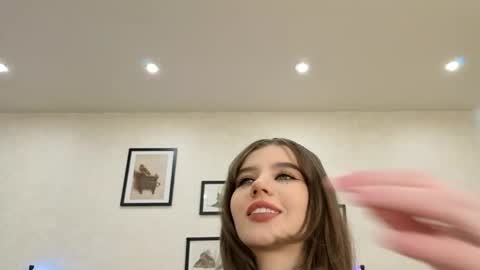 Dolly online show from May 22, 1:29 pm