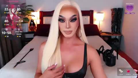 Queen Jenifer online show from June 14, 8:00 pm