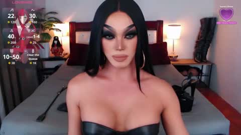 Queen Jenifer online show from July 7, 2:02 am