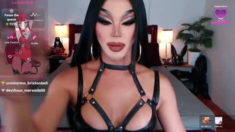 Queen Jenifer online show from April 27, 7:55 pm