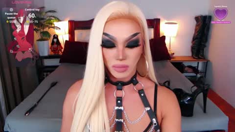 Queen Jenifer online show from July 2, 12:19 am