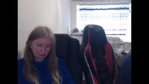 JenisAndPeter online show from February 25, 7:56 am