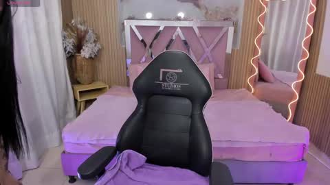 jenna_tay1 online show from April 29, 7:19 pm
