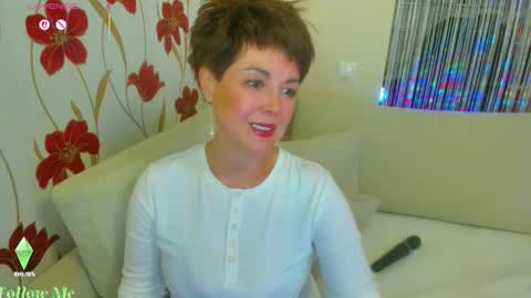 Jenn online show from February 15, 1:32 pm