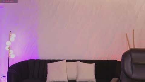 Jenna Olson  online show from June 16, 1:26 pm