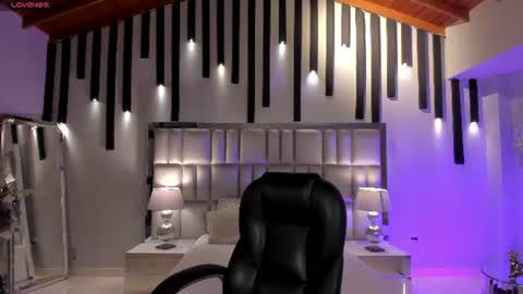 Jenna Olson  online show from July 5, 8:43 am