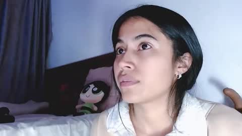 jenner_lena online show from April 2, 7:15 am