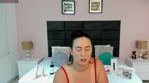 jenner_madison online show from November 15, 12:51 pm