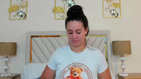 jenner_madison online show from June 19, 1:39 pm