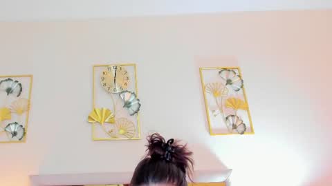 jenner_madison online show from July 1, 11:52 am