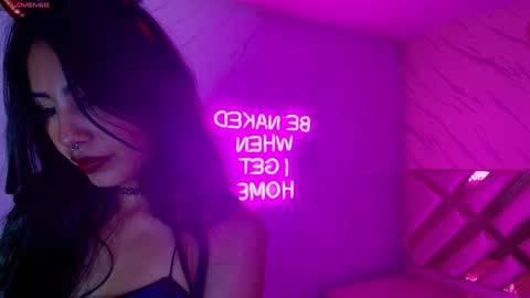 the girl of my dreams online show from January 30, 12:07 am