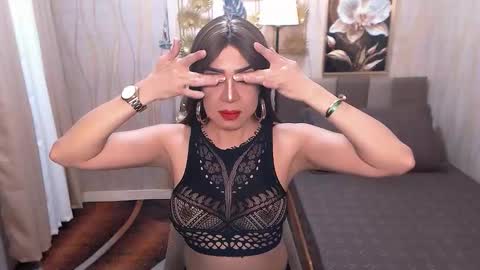 jenniegarcia online show from October 25, 6:08 pm