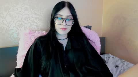 Helen online show from November 8, 4:32 pm