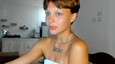 Jenifer Clyde online show from June 19, 11:16 am