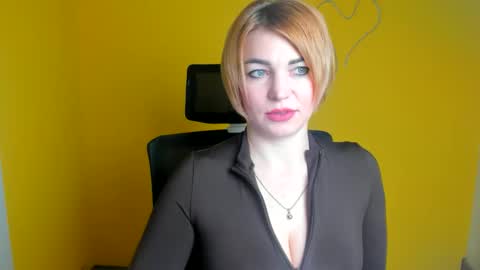 Jennifer online show from April 24, 11:56 am