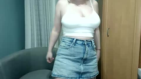 Jennifer online show from February 24, 5:53 pm