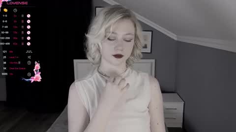 Snapshot of jennifer_mathis chatting on October 17, 3:38 pm jennifer_mathis online show from October 17, 3:38 pm