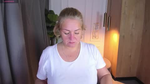 Jennifer online show from October 12, 3:04 pm