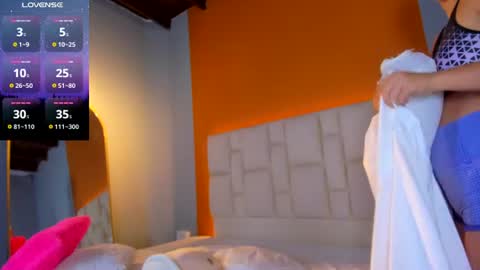 jenny__lawrence online show from June 16, 4:05 am