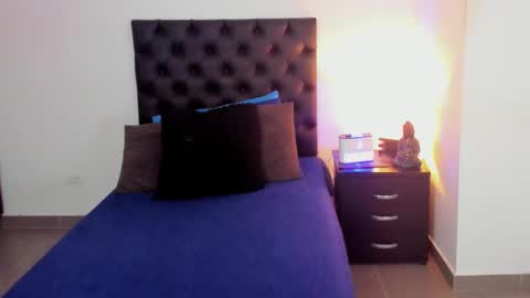 Snapshot of jenny_carters1 chatting on September 23, 2:05 am Jenny carters1 online show from September 23, 2:05 am